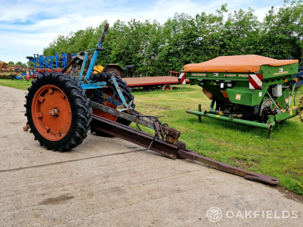 Trailed hydraulic cable lift mole drainer