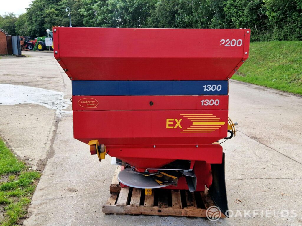 KRM Ex-Trend fertiliser spreader