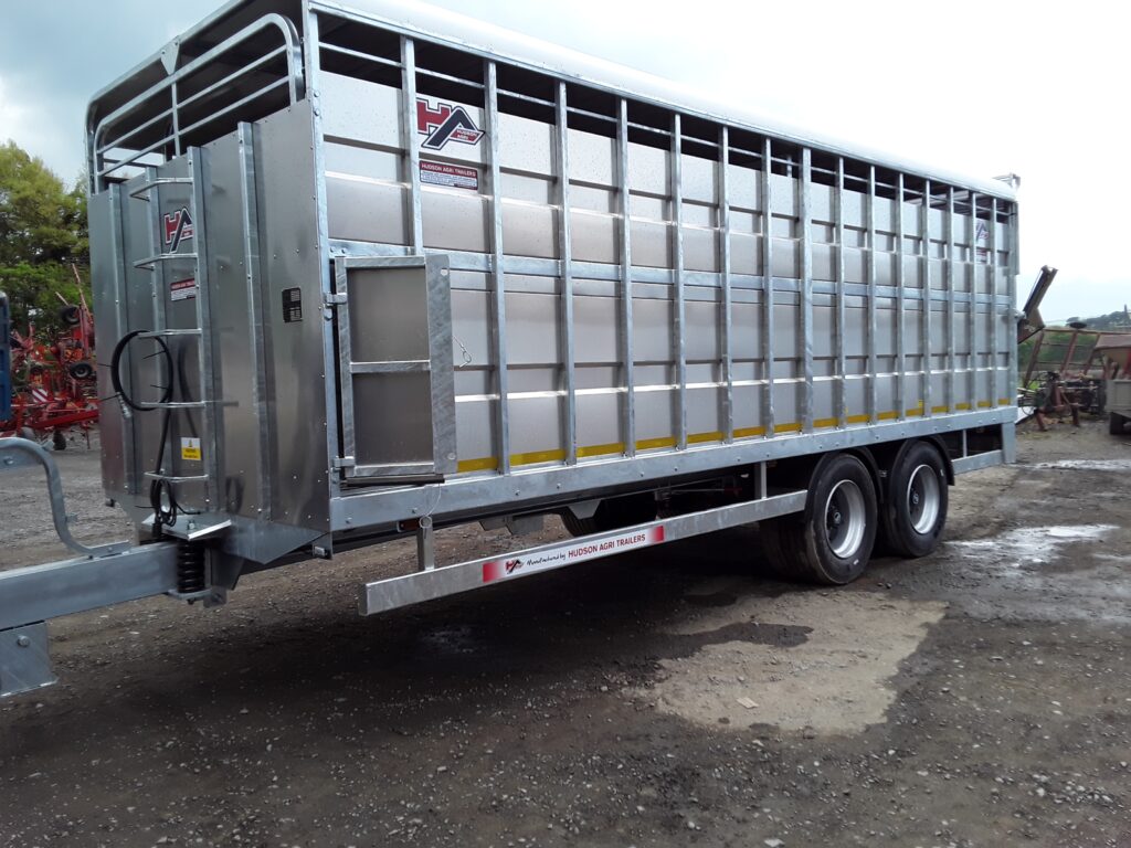 NEW HUDSON 22FT CATTLE TRAILER