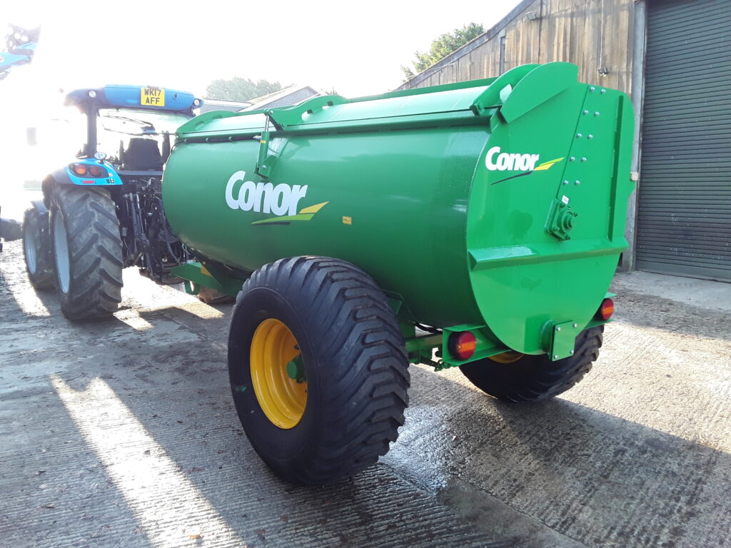 NEW CONOR 900 SIDE SPREADER