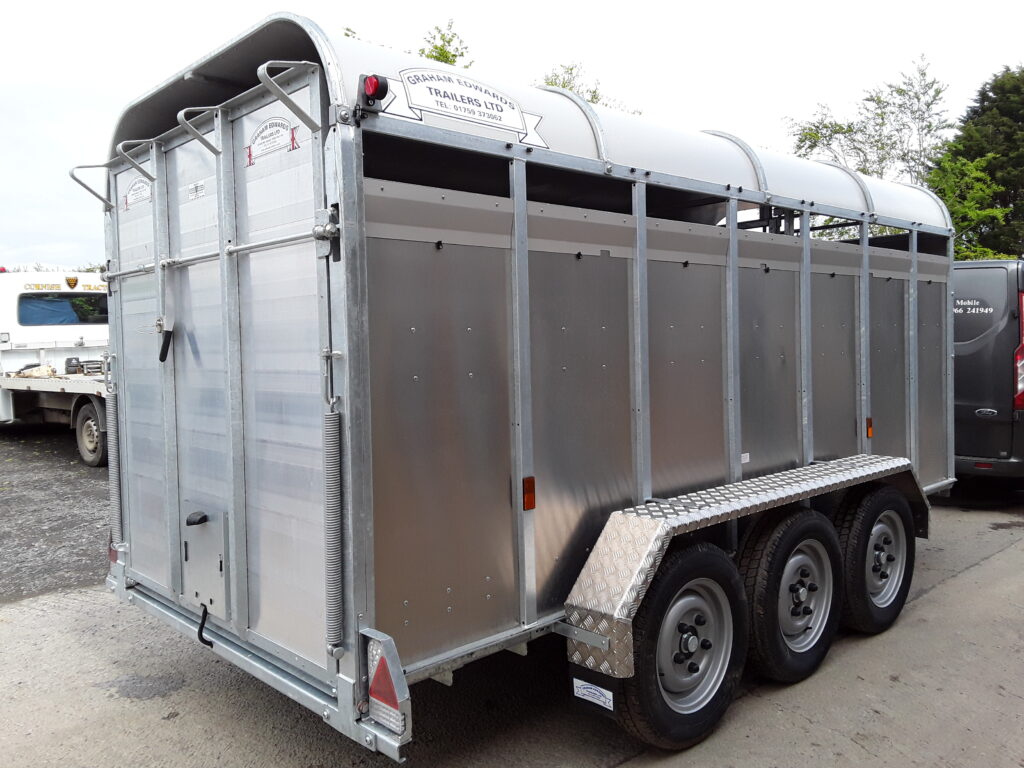 NEW GRAHAM EDWARDS 14FT TRI AXLE CATTLE TRAILER