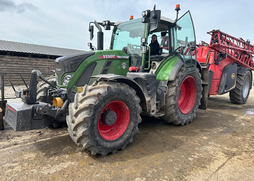 Fendt 724 Tractor