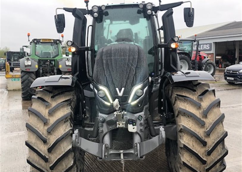 Valtra T235D Tractor