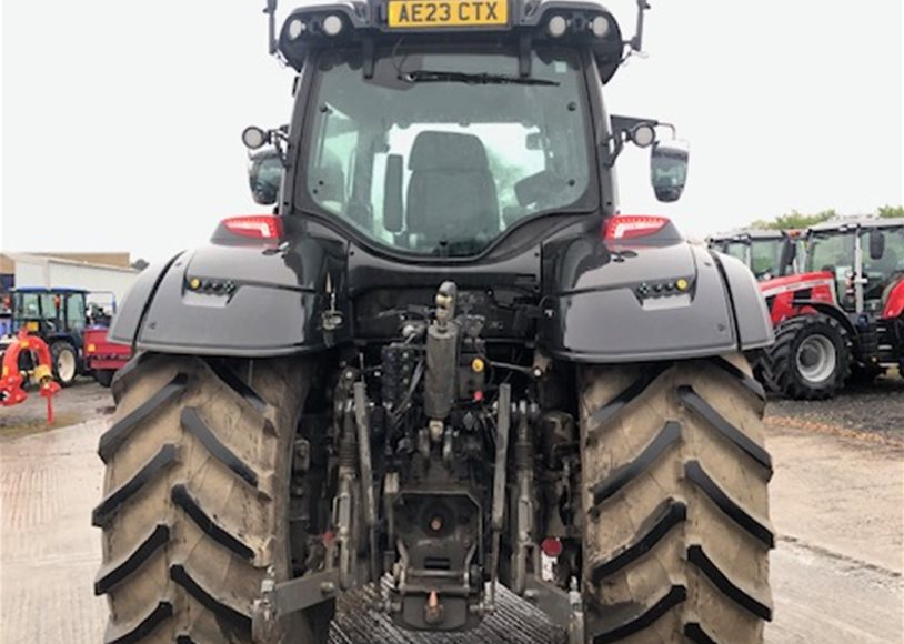 Valtra T235D Tractor