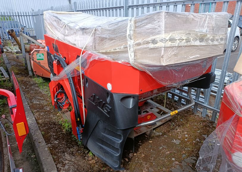 Kuhn AXIS 40.2M Spreader