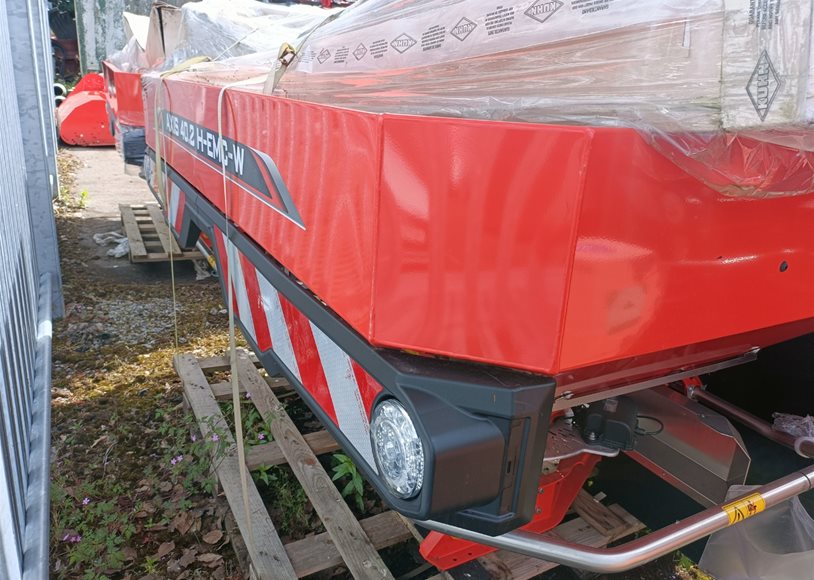 Kuhn AXIS 40.2M Spreader