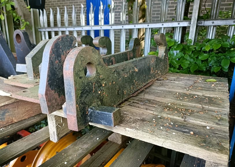 Jcb WELD ON Brackets