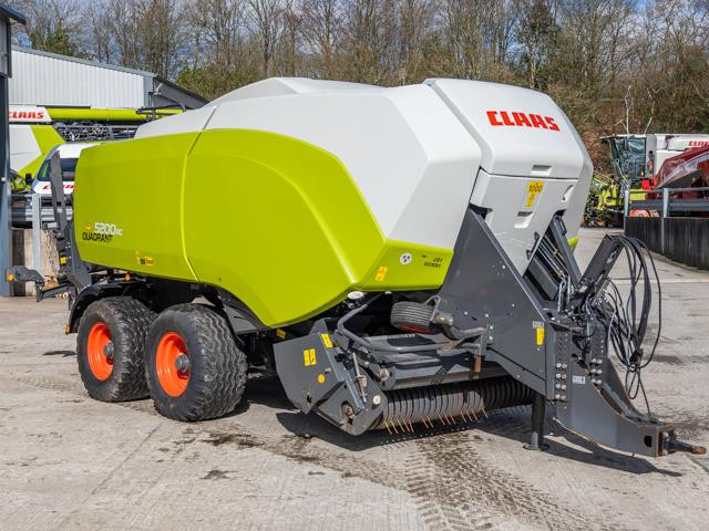 CLAAS QUADRANT 5200