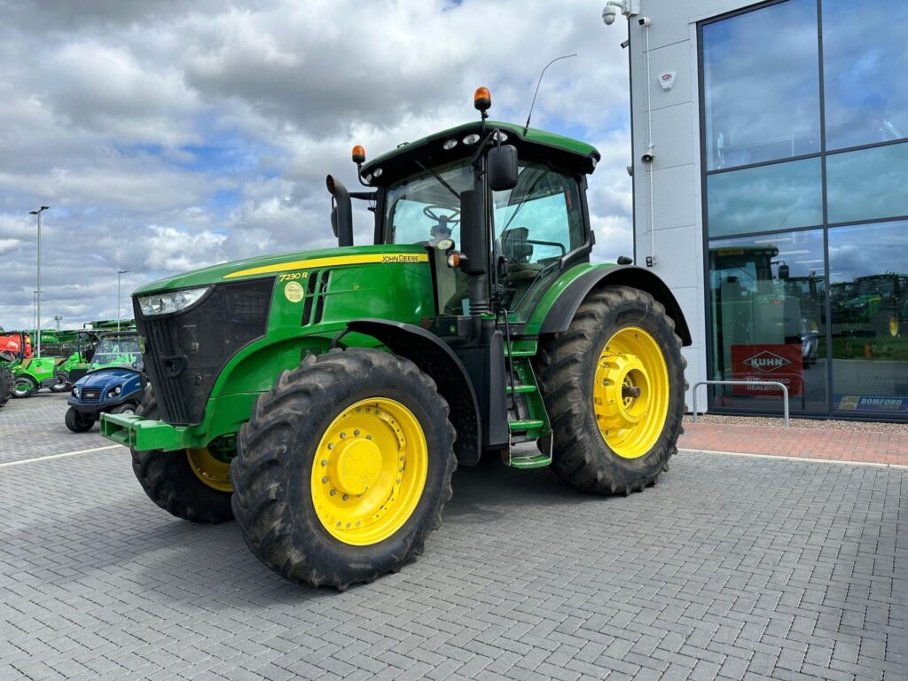 John Deere 7230R