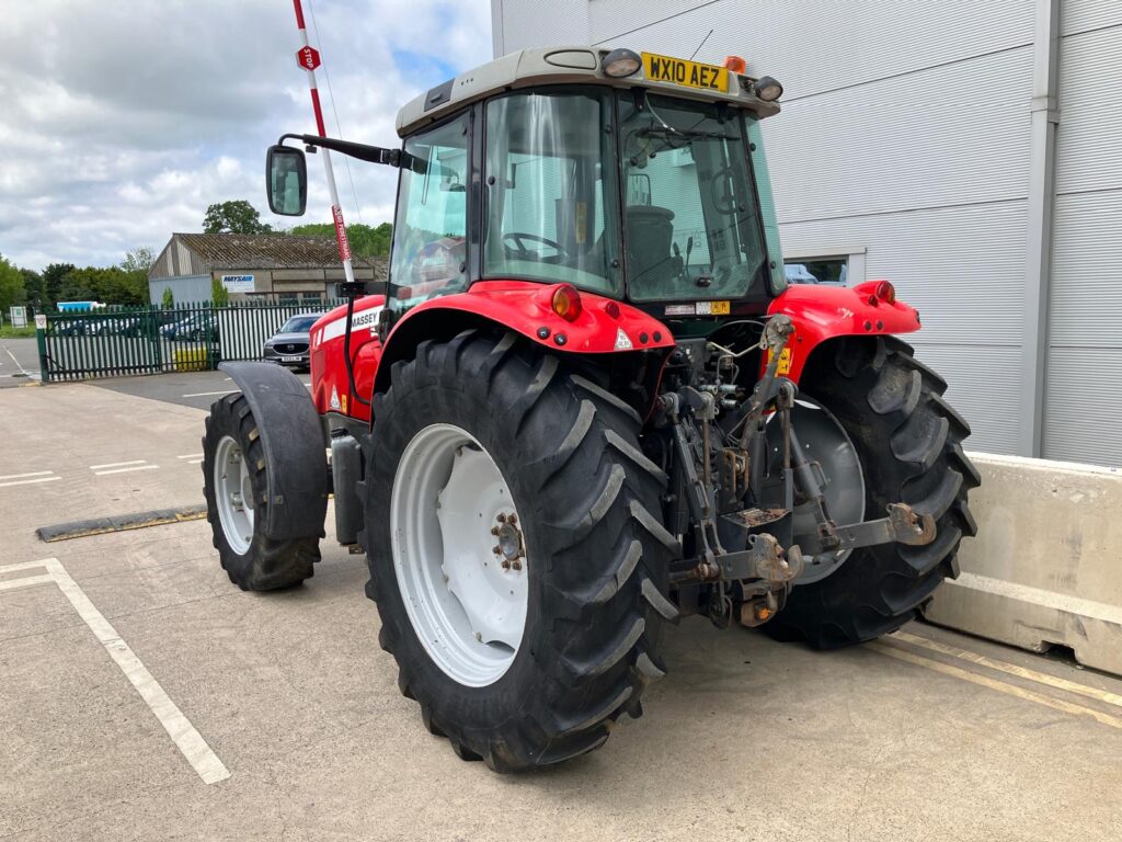 Massey Ferguson 5465 Dyna 4