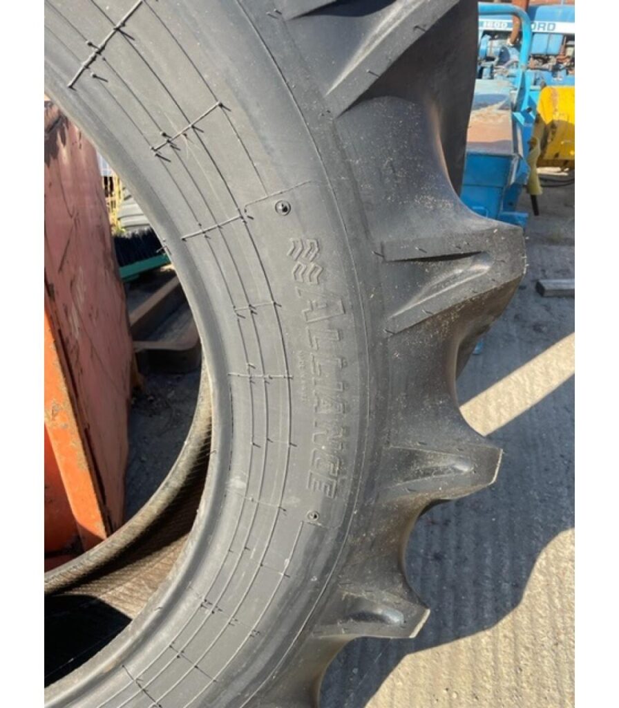 Alliance 16.9 14-34 Tyre