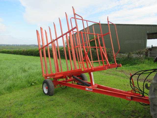 Browns trailed 72 bale carrier