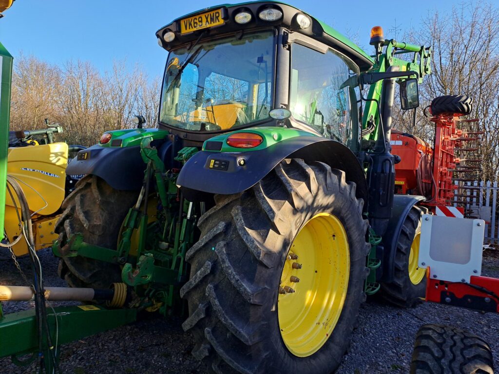 JOHN DEERE 6130R