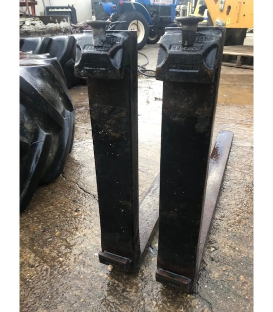 Pair of 95cm Forklift Tines