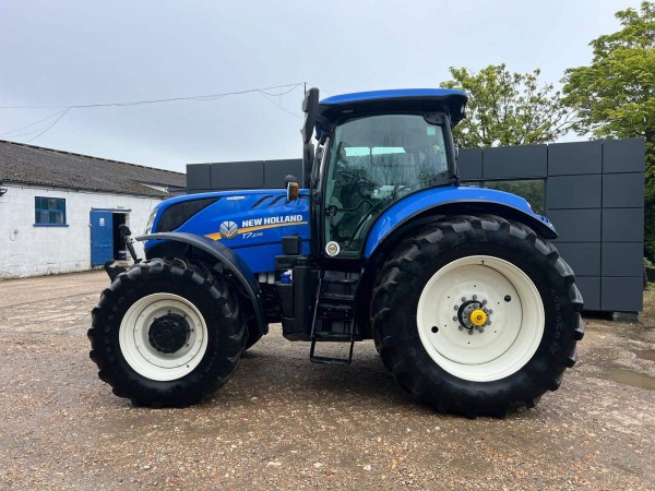 NEW HOLLAND T7.270 AUTO COMMAND