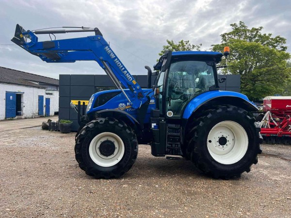 NEW HOLLAND T7.225