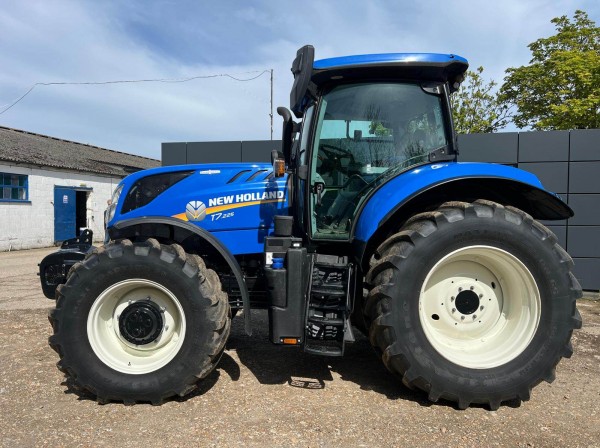NEW HOLLAND T7.225