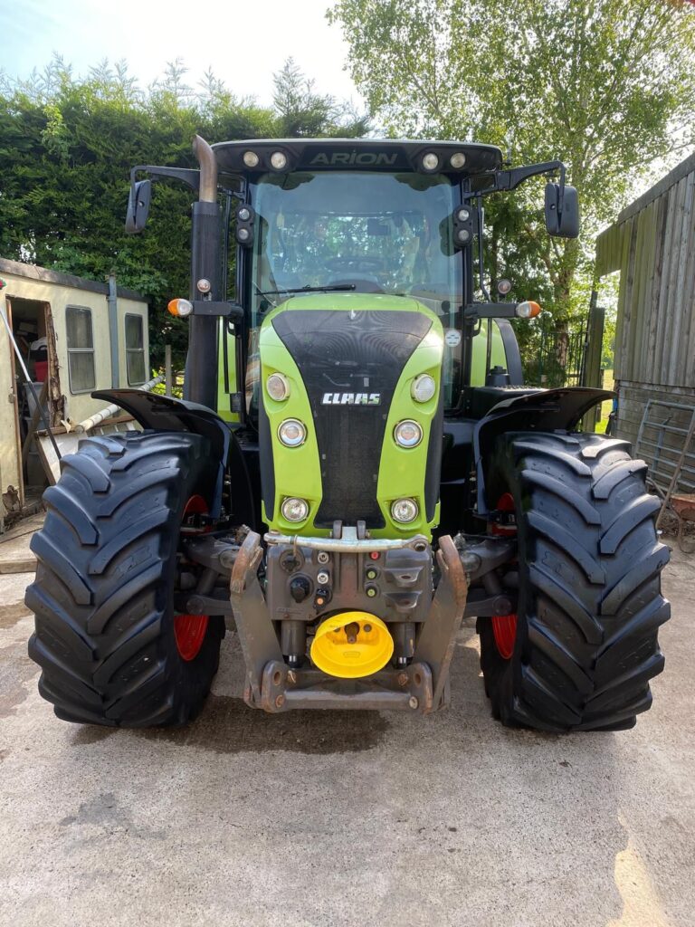 CLAAS ARION 640 TRACTOR