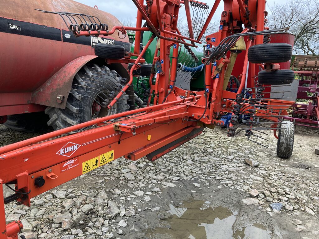 KUHN GA7501 TWIN ROTOR RAKE