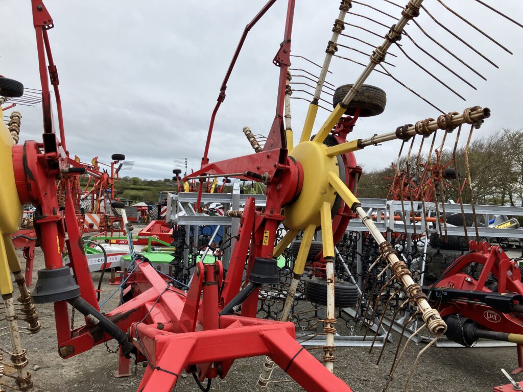 POTTINGER 6M TWIN ROTOR RAKE