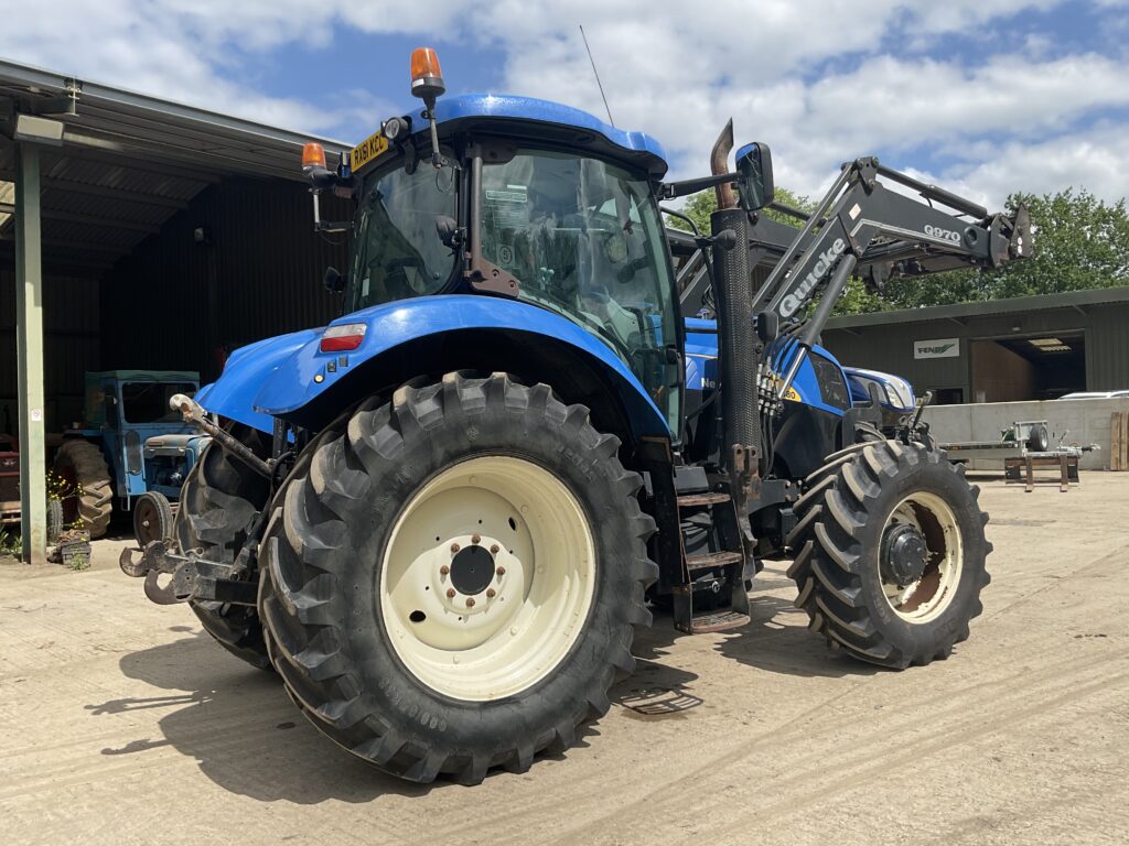 NEW HOLLAND T6080