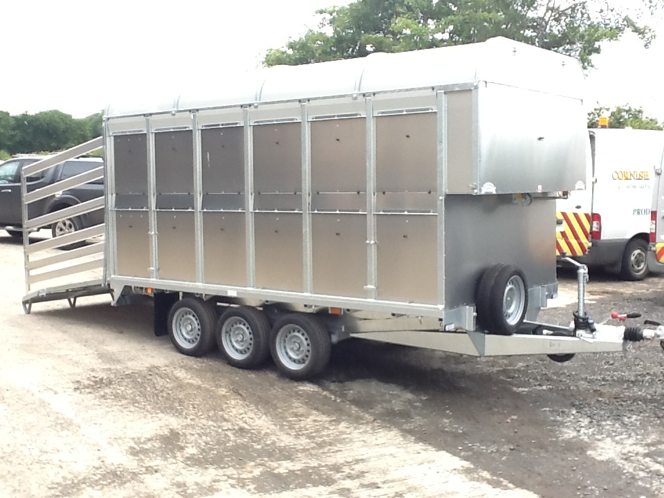 GRAHAM EDWARDS 12FT CATTLE TRAILER