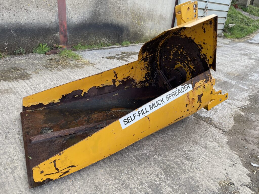 Self fill muck spreader 3 point, linkage, PTO drive.gwo.