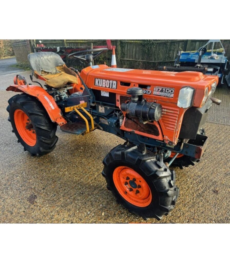 Kubota B7100 Compact