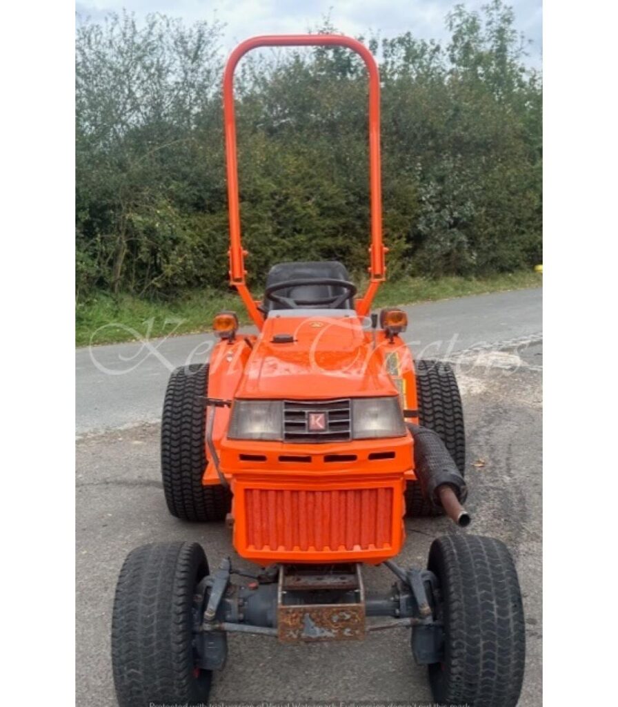 Kubota B1750 HST Compact