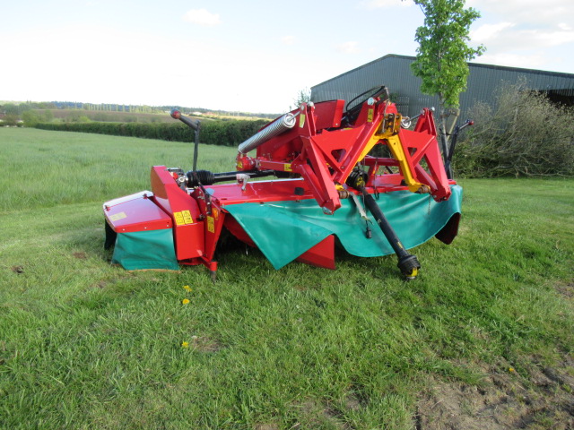 Kverneland Taarup 3632FN front mower conditioner