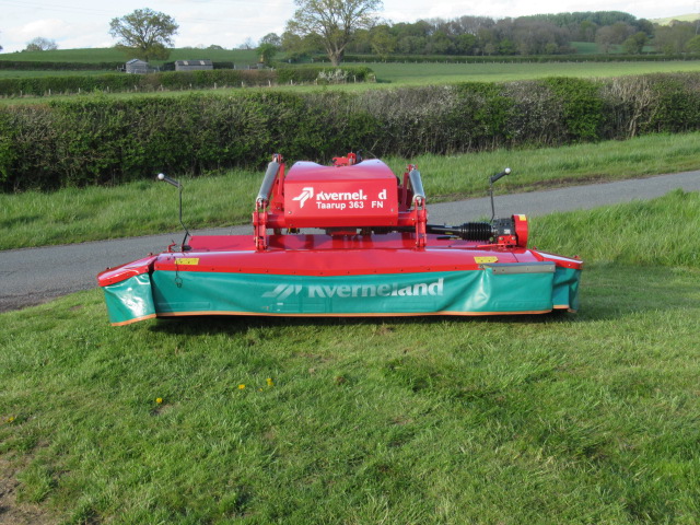 Kverneland Taarup 3632FN front mower conditioner