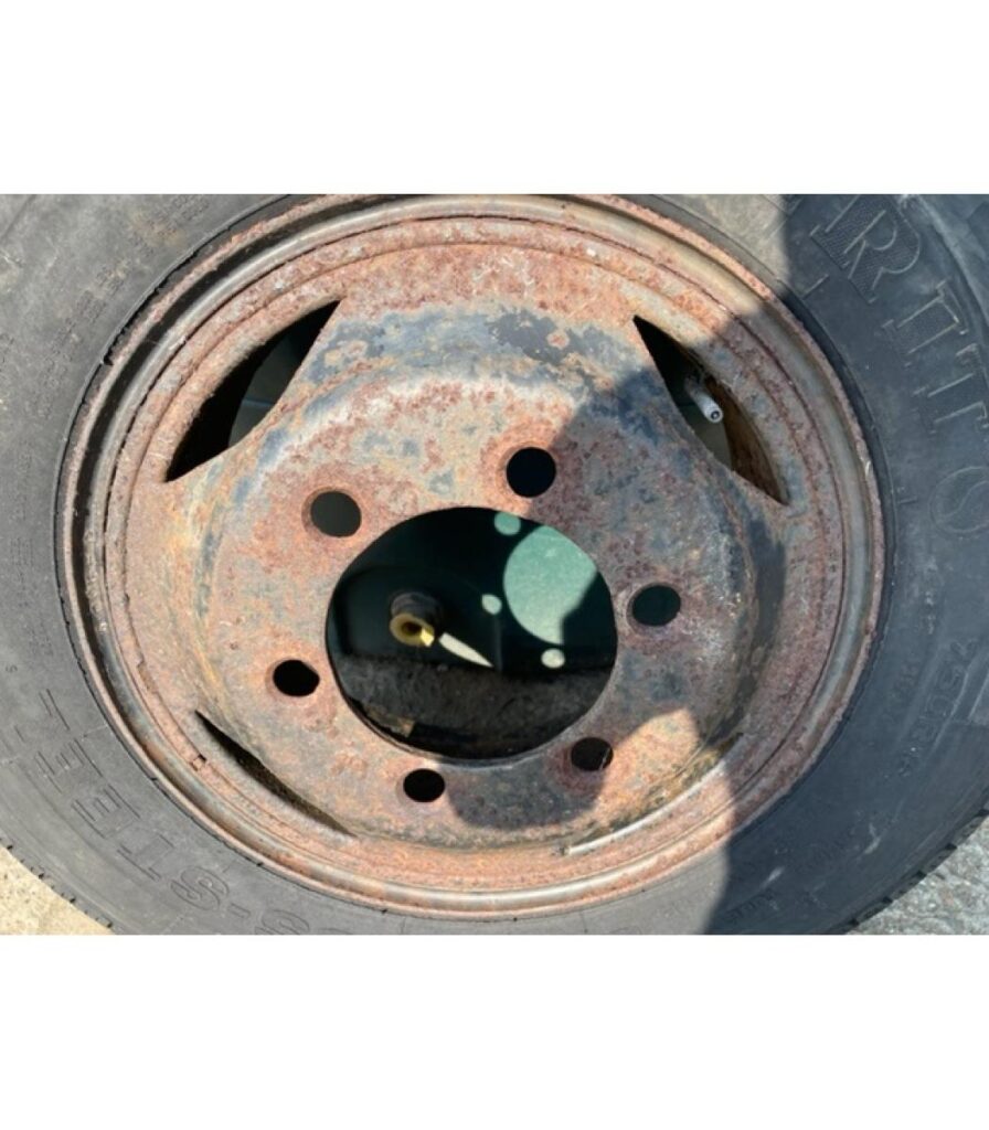 Lorry Axle or Trailer Wheel and Tyre