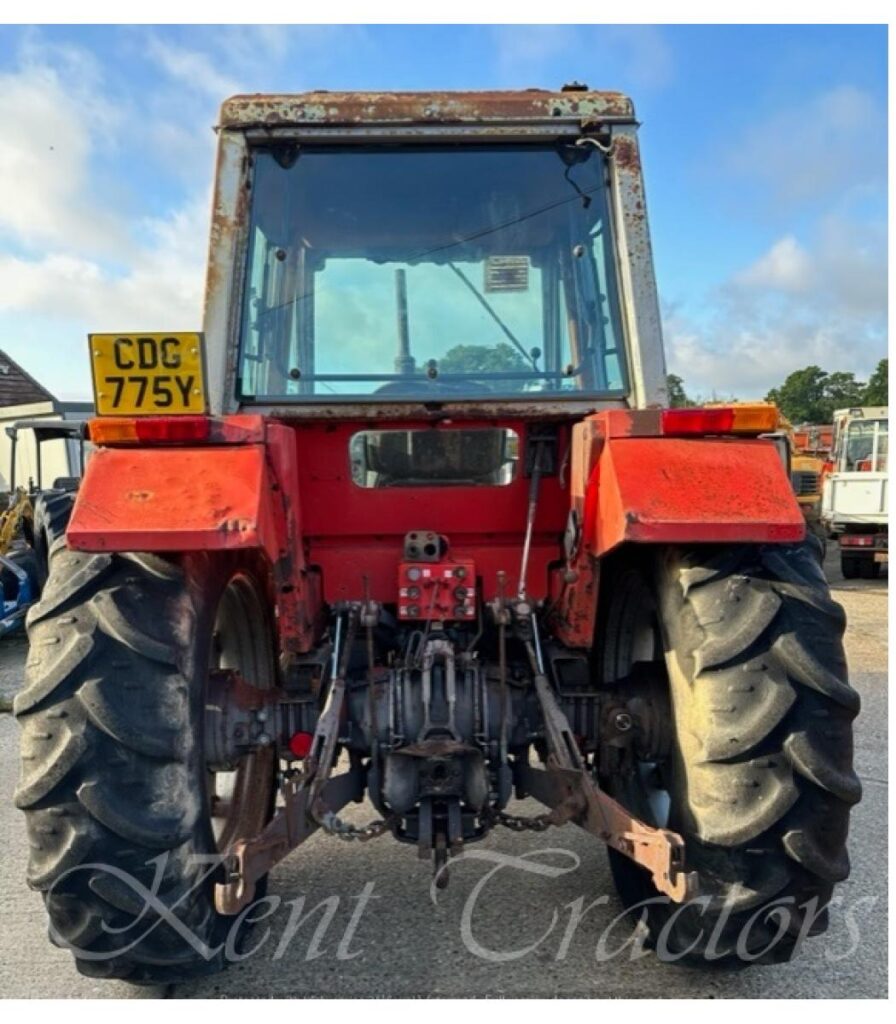 Massey Ferguson 698