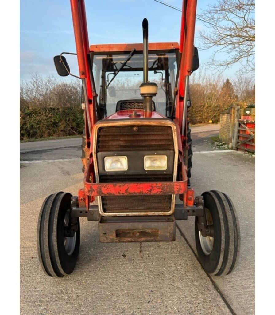 Massey Ferguson 375