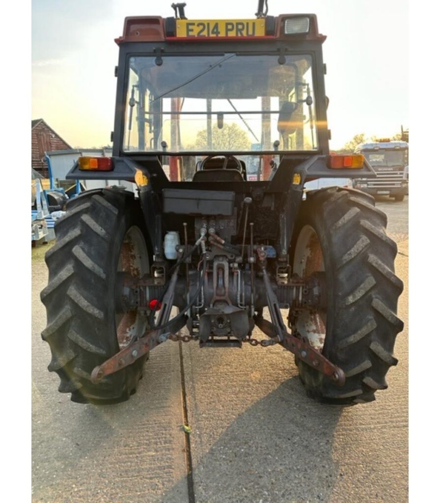 Massey Ferguson 375