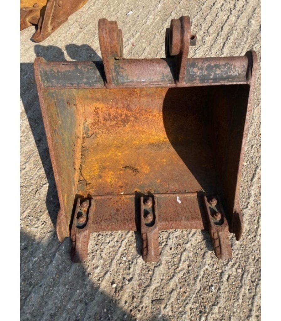 Mini Digger Bucket 18"