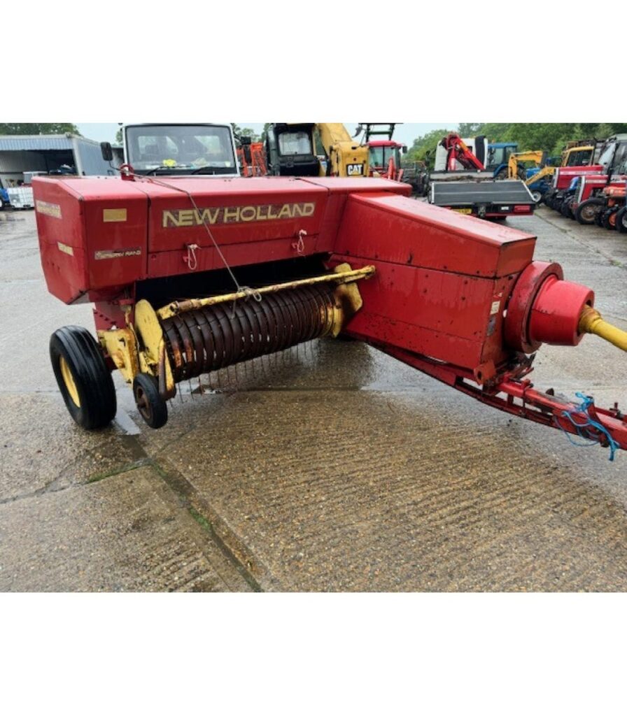 New Holland 276 Baler