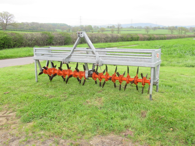 Ritchie grass slitter