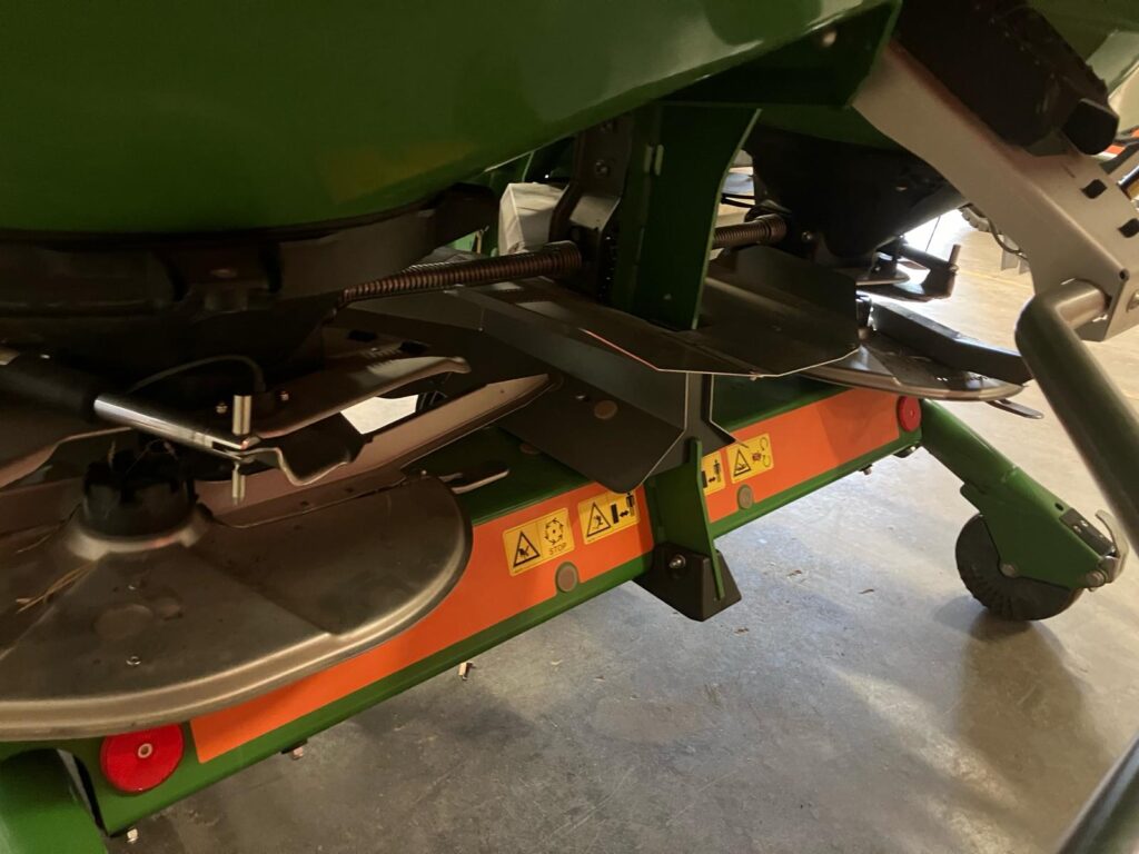 Amazone ZA-V 3200 Profis Tronic Fertiliser Spreader