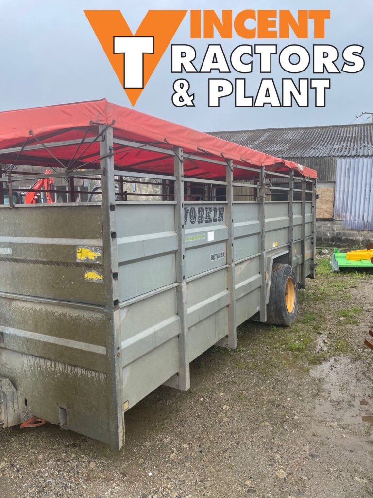 JOSKIN LIVESTOCK TRAILER