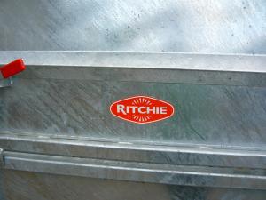 RITCHIE CATTLE CRUSH 339G MAN STRATHMORE CATTLE CRATE WITH MANUAL YOKE