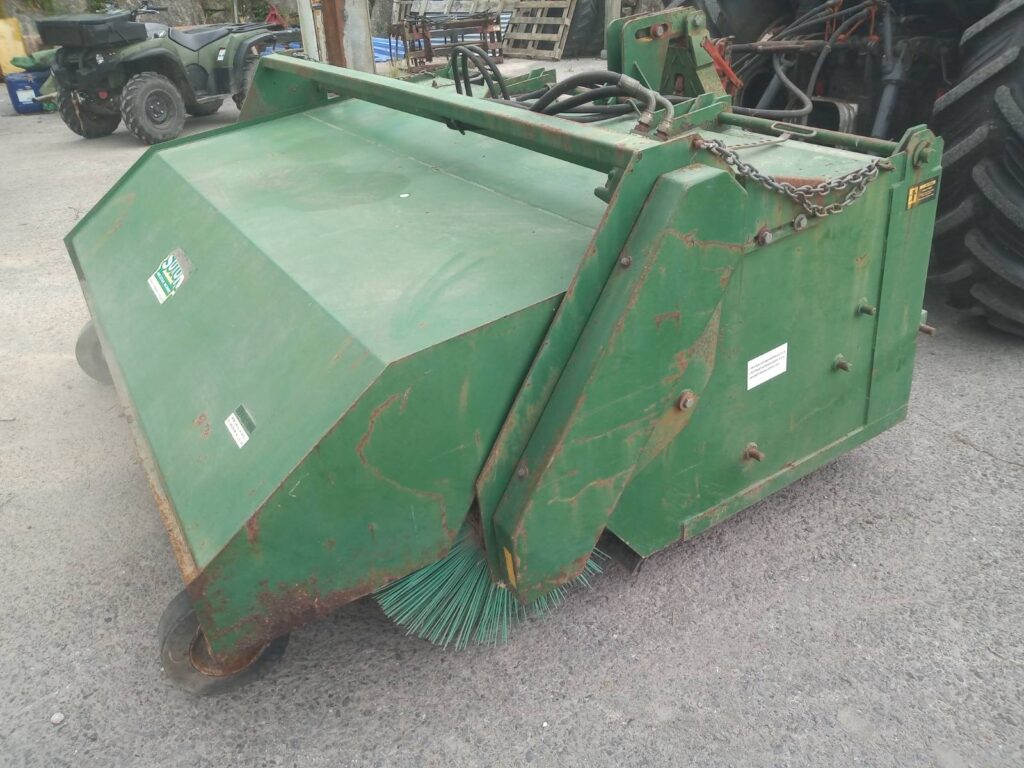 Gurney Reeve / Suton Syclone HDS7 7ft road/yard sweeper