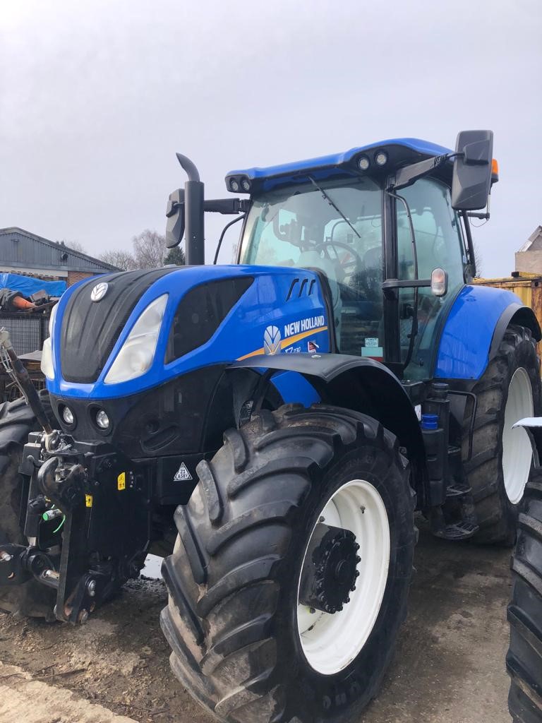 NEW HOLLAND T7.230