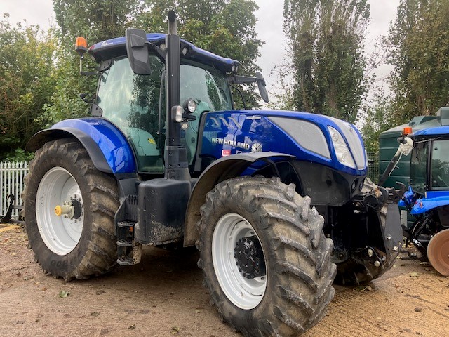 NEW HOLLAND T7.270 AC