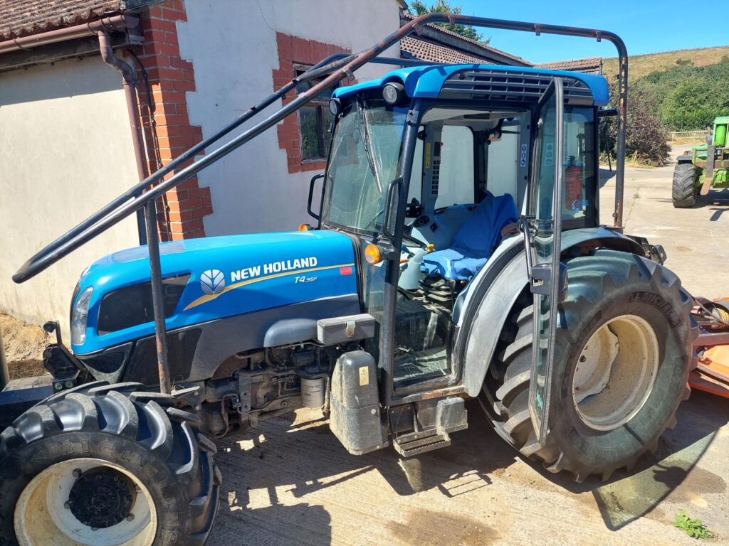 NEW HOLLAND T4.95F 4WD