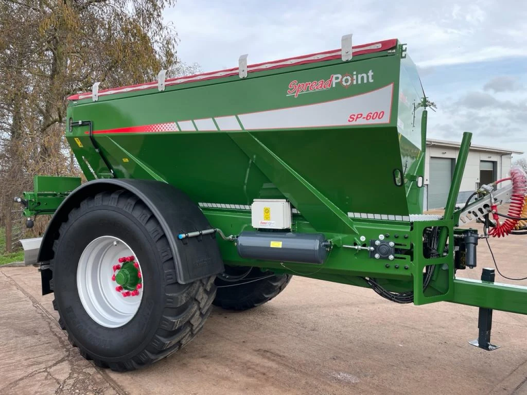 SpreadPoint SP-600 lime spreader