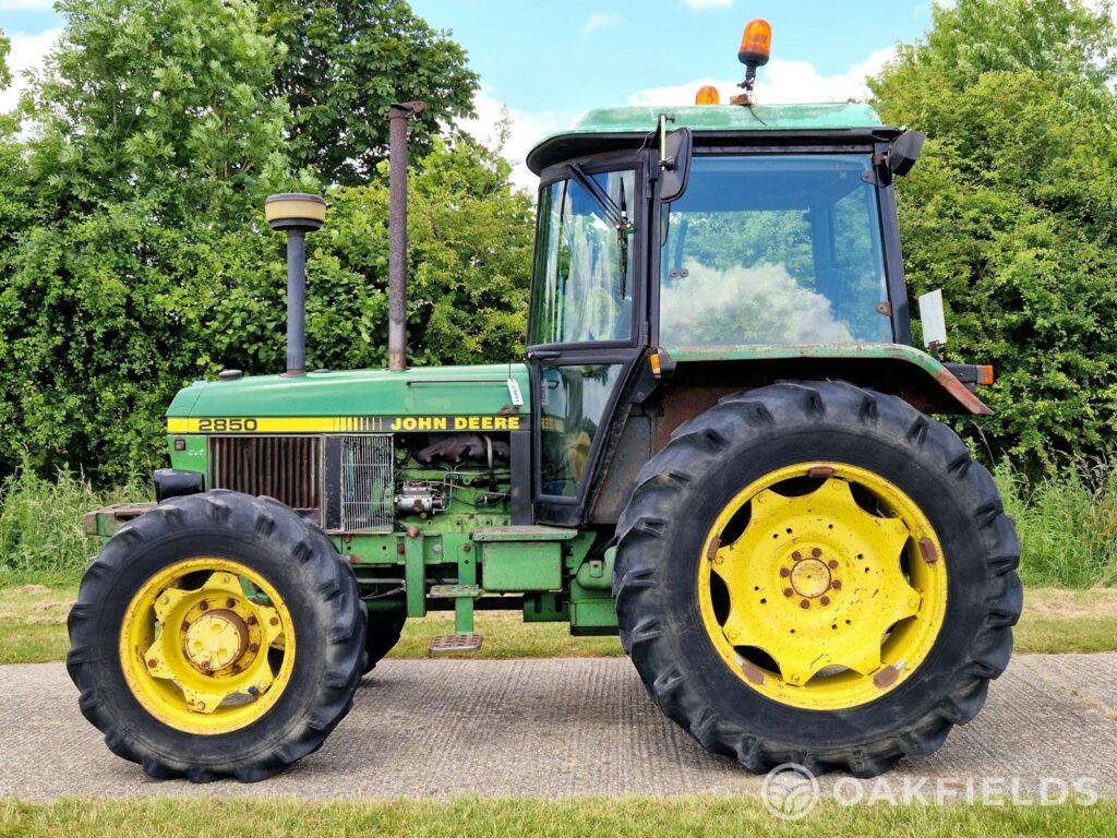 1987 John Deere 2850 4WD Tractor