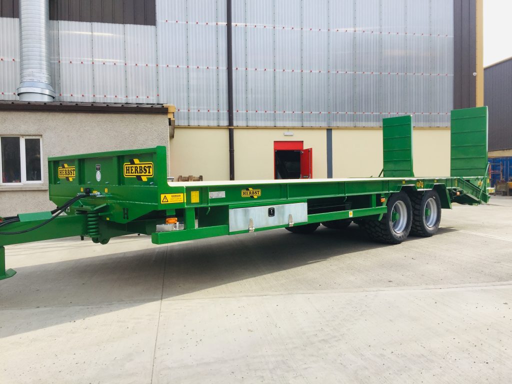 19T GROSS LOW LOADER