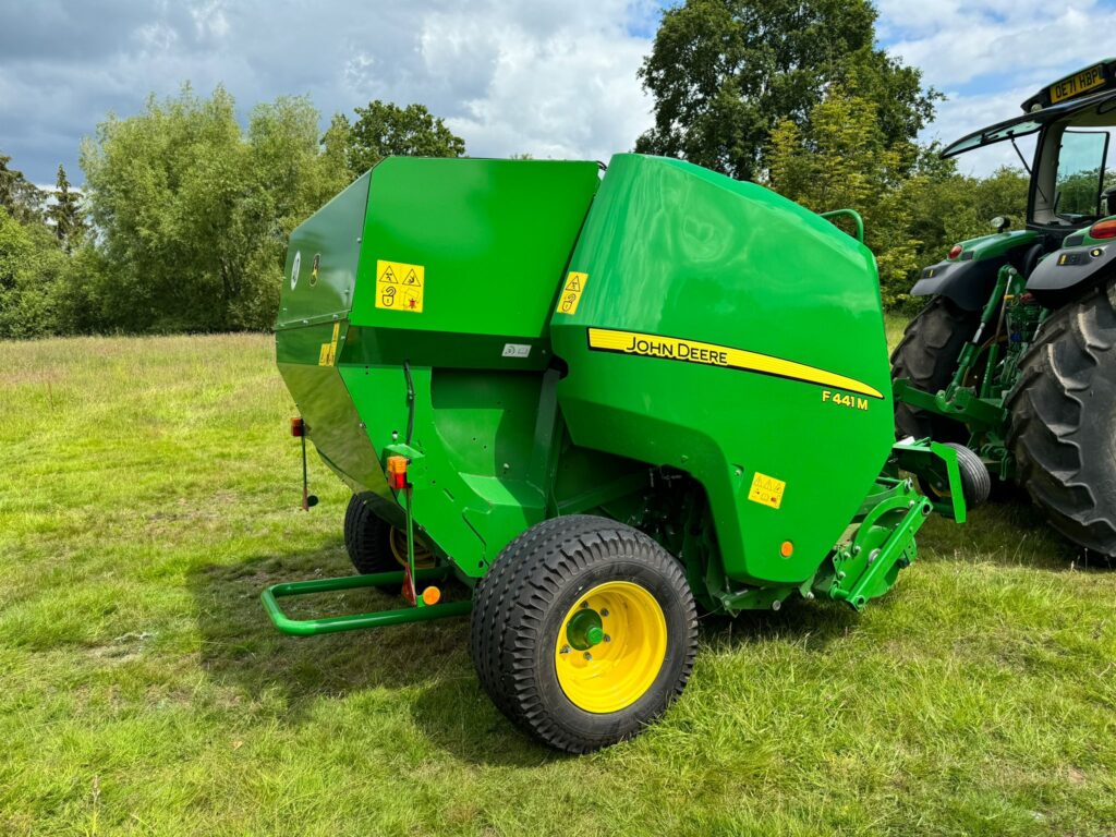 John Deere F441M