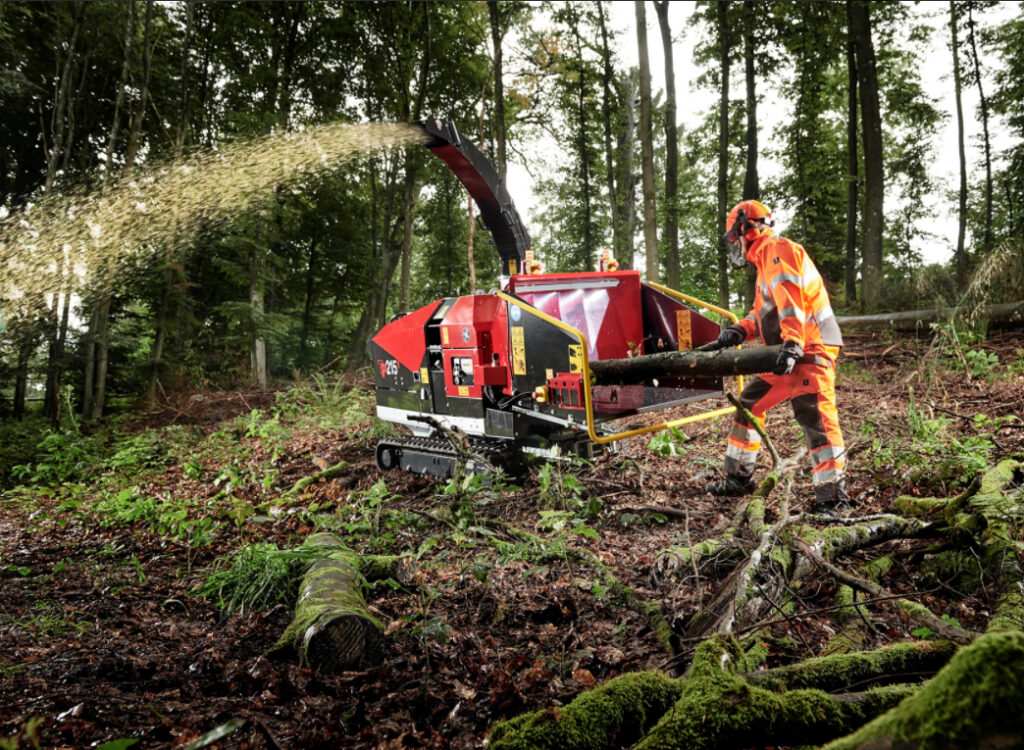 TP 215 Remote Tracked Wood Chipper